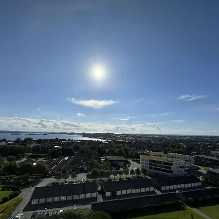 The Tenth Apartment *